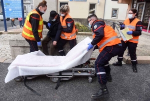 Les pompiers enchaînent les exercices sur le marché, les entreprises et les commerces à Yssingeaux