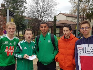 Saint-Pal-de-Mons : quatre jeunes rencontrent les footballeurs de l&#039;ASSE