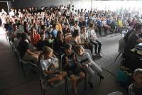 Les artistes du collège Jean-Monnet sur la scène du foyer rural