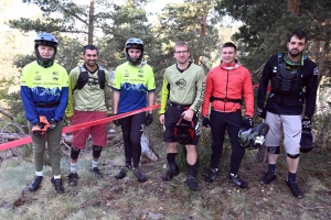 Dorian Sigaud au-dessus du lot sur l&#039;enduro VTT des Salamandres à Chaspinhac