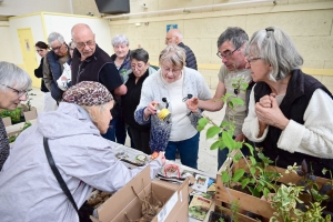 Yssingeaux : le troc&#039;plants permet le renouvellement