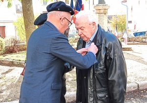 Tiranges : la croix du combattant remise à Jean Gerphagnon