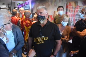 Monistrol-sur-Loire : les supporters de Jordan Sarrou ensemble devant la télé pour l&#039;encourager