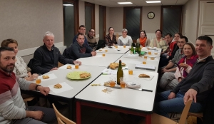 Galettes et cidre pour conclure en gourmandise les travaux Crédit DR