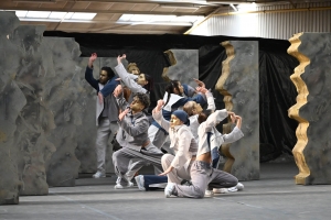 Monistrol-sur-Loire : l&#039;usine JTTI transformée en salle de danse pour le spectacle de Jade Janisset