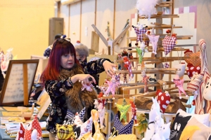 Bas-en-Basset : 63 exposants sont installés au marché de Noël au gymnase