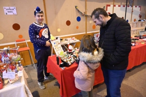 Bas-en-Basset : 63 exposants sont installés au marché de Noël au gymnase