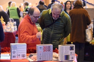 Bas-en-Basset : 63 exposants sont installés au marché de Noël au gymnase