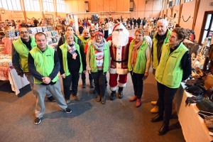 Bas-en-Basset : 63 exposants sont installés au marché de Noël au gymnase