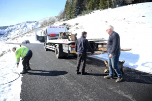 Une voiture plonge dans un ravin : un dépannage exceptionnel dans le Mézenc (vidéo)