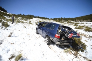 Une voiture plonge dans un ravin : un dépannage exceptionnel dans le Mézenc (vidéo)