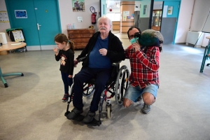 Yssingeaux : de la médiation animale à l&#039;hôpital Jacques-Barrot pour la Semaine bleue