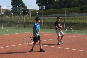 Une première fête du tennis à Montfaucon sous le soleil