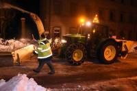 Yssingeaux : une nuit pour faire disparaître la neige en centre-ville (vidéo)