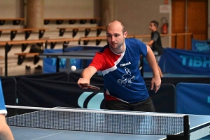 Yssingeaux : Adrien Lebrat remporte le tournoi de tennis de table à domicile