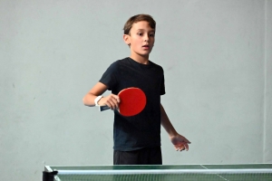 Yssingeaux : Adrien Lebrat remporte le tournoi de tennis de table à domicile