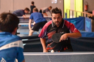 Yssingeaux : Adrien Lebrat remporte le tournoi de tennis de table à domicile