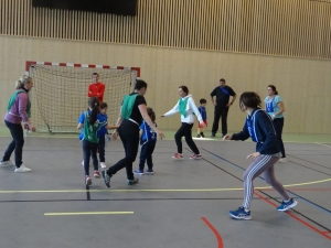 Monistrol-sur-Loire : le Père Noël est passé au gymnase pour les handballeurs