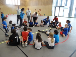 Monistrol-sur-Loire : le Père Noël est passé au gymnase pour les handballeurs