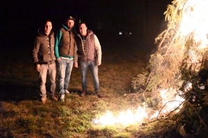 Monistrol-sur-Loire : un feu de joie à &quot;La Roue&quot; (vidéo)