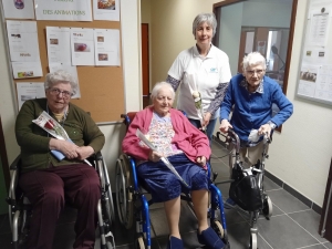 Des roses pour les femmes des Ehpad et colocations seniors