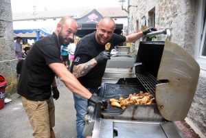 Saint-Bonnet-le-Froid : un dimanche autour d&#039;un barbecue, de musique et de voitures de collection