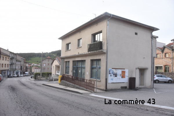 |Wahiba Limaiem, ic avec Julien Garnier, lors des 5 km du Puy en mai||