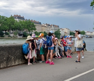 Montfaucon-en-Velay : les écoliers de Saint-Joseph arpentent les rues de Lyon