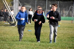 Lantriac : 233 écoliers courent pour les droits de l&#039;enfant