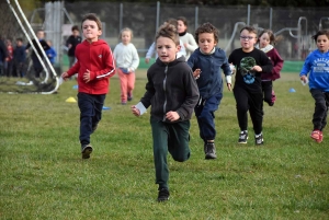 Lantriac : 233 écoliers courent pour les droits de l&#039;enfant