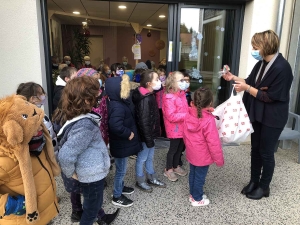 Saint-Maurice-de-Lignon : de belles attentions entre enfants et résidents au Bel Âge