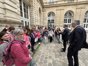 Montfaucon-en-Velay : les deux conseils jeunes à Paris pour visiter le Sénat