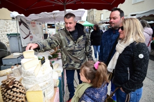 Montfaucon-en-Velay : 90 exposants ont déballé à la Foire des râteaux