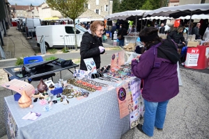 Montfaucon-en-Velay : 90 exposants ont déballé à la Foire des râteaux