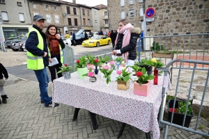 Montfaucon-en-Velay : 90 exposants ont déballé à la Foire des râteaux