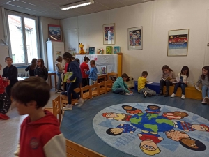 Festival du livre et contes autour du monde à l&#039;école du &quot;Château&quot; à Monistrol