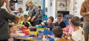 Festival du livre et contes autour du monde à l&#039;école du &quot;Château&quot; à Monistrol