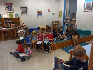 Festival du livre et contes autour du monde à l&#039;école du &quot;Château&quot; à Monistrol