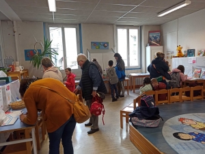 Festival du livre et contes autour du monde à l&#039;école du &quot;Château&quot; à Monistrol