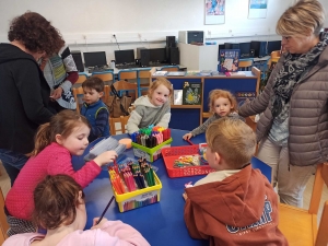 Festival du livre et contes autour du monde à l&#039;école du &quot;Château&quot; à Monistrol