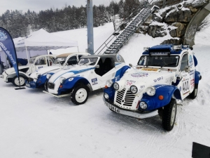 Beauzac : Alan Blondeau sur une course sur glace avec sa 2CV