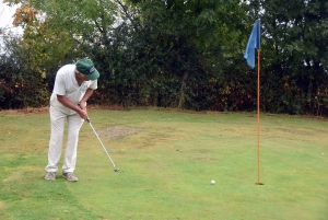 Bas-en-Basset : Michel Demore maître national de pitch and putt