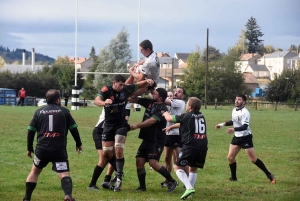 Rugby : Tence passe par un trou de souris