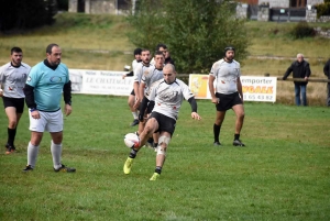 Rugby : Tence passe par un trou de souris