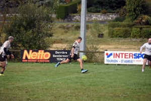 Rugby : Tence passe par un trou de souris