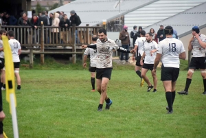 Rugby : Tence passe par un trou de souris