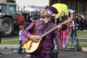 Saint-Maurice-de-Lignon : le corso fleuri anime le village (vidéo)