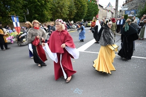 Saint-Maurice-de-Lignon : le corso fleuri anime le village (vidéo)