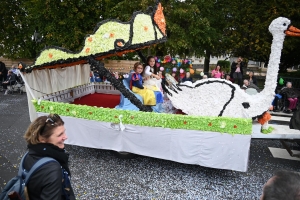 Saint-Maurice-de-Lignon : le corso fleuri anime le village (vidéo)