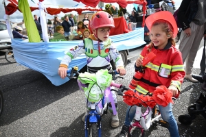 Saint-Maurice-de-Lignon : le corso fleuri anime le village (vidéo)